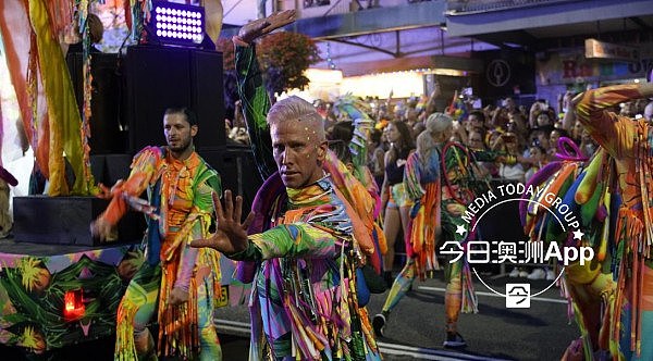 悉尼今夜彩虹色！同性恋大游行数十万人狂欢，华人方阵惊艳亮相！（视频/组图） - 21
