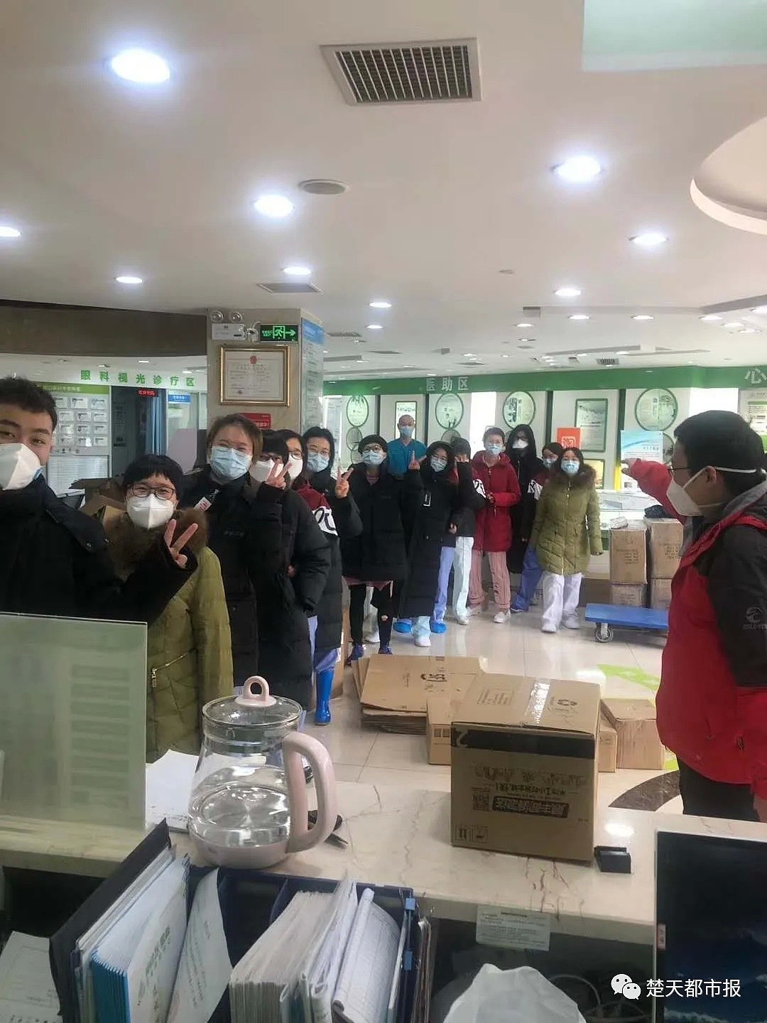 华南海鲜市场隔壁这个开眼镜店的温州人火了，找他的全国各地医护人员排长队！（组图） - 8