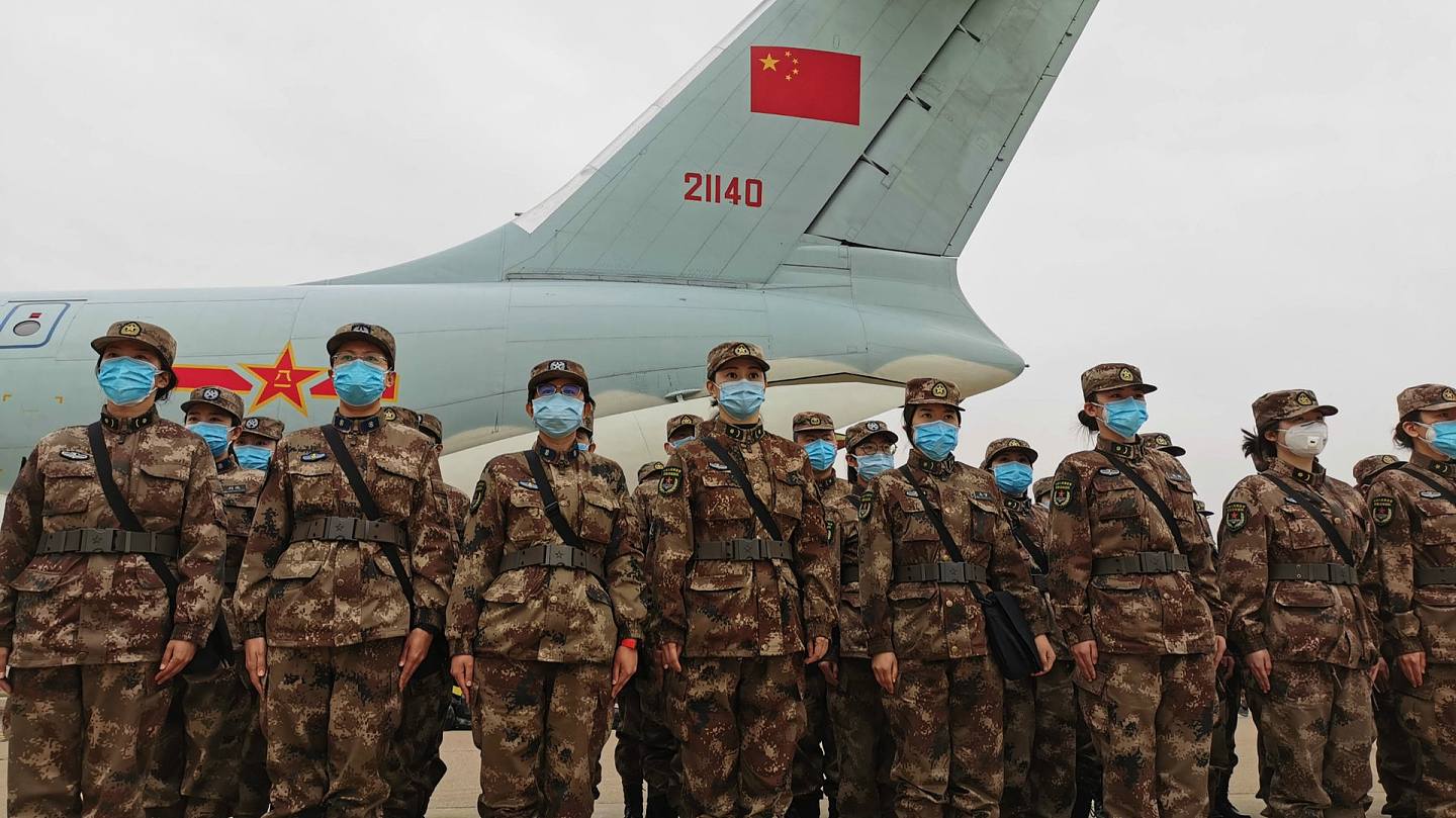 据不完全统计，中国各地赴武汉支援的医护人员已经超过两万人。（新华社）