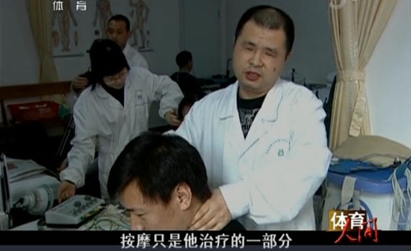 澳洲主持人公开嘲讽残疾华人小哥，中国网友忍无可忍！直到他脱下鞋子，所有人才懵了…（视频/组图） - 36