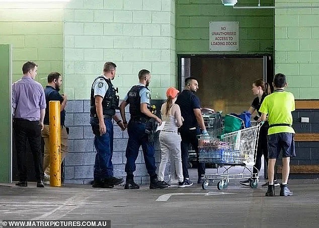 抢纸“拔刀相向”，超市掀起“购物潮”，确诊男子逛超市...澳洲的应对措施引担忧（组图） - 5