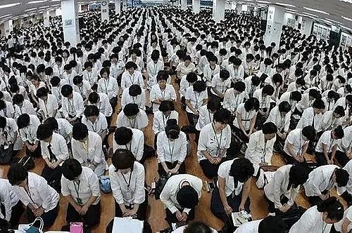 反超中国成最大疫区！新加坡女学生揭露韩国70%确诊病例的幕后真相...震惊全网！（组图） - 12