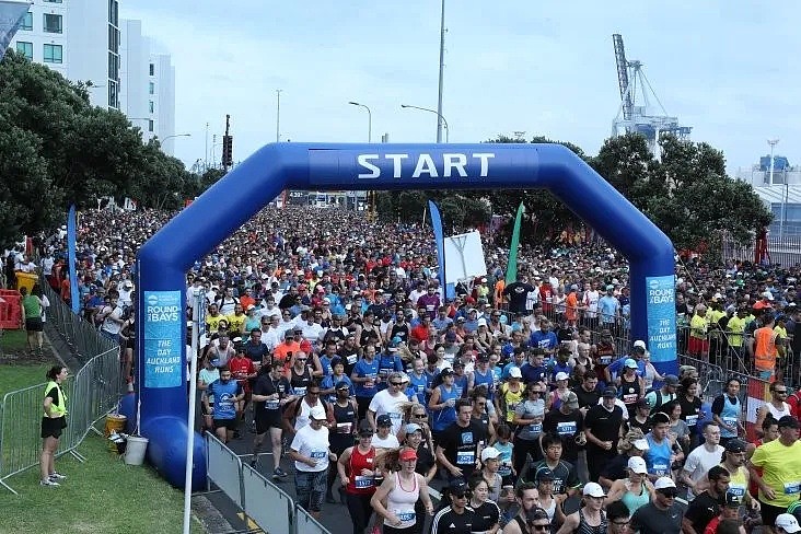 无视疫情！新西兰今日无新增确诊病例，3万多人的长跑活动，刚刚举行...（组图） - 4