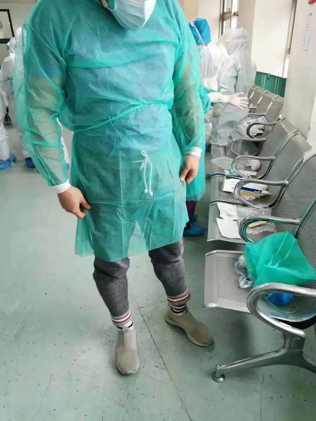 痛心！又一医生感染新冠离世，武汉市中心医院：封口比医生的生死更重要！（组图） - 1