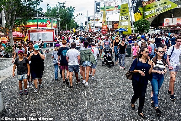 25862884-8103869-The_Sydney_Royal_Easter_Show_pictured_could_be_cancelled_over_co-a-10_1584014390894.jpg,0