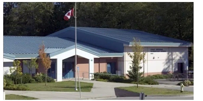 重磅！加拿大总理特鲁多被隔离，妻子确诊新冠肺炎！学校停课，这个省直接宣布进入“紧急状态”（组图） - 32