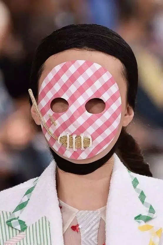 疫情之下为了让欧洲人顺利戴上口罩，设计师们可是操碎了心！（组图） - 53