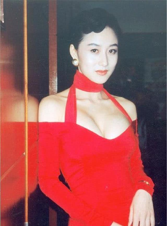 李连杰大女儿晒姐妹同框照为妹妹庆生，妹妹露小蛮腰身材不输利智（组图） - 7