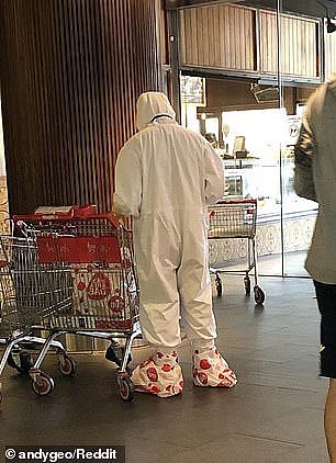 穿临时防毒服、往头上套塑料袋：澳洲人为了避免感染新冠病毒也是拼了！（视频/组图） - 3