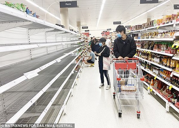 25987088-8121347-Coles_announced_further_restrictions_on_eggs_chilled_pasta_froze-a-5_1584482581940.jpg,0