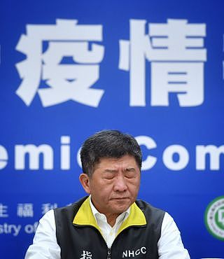 台湾流行疫情指挥中心指挥官、台卫福部长陈时中坦言，台湾境外感染的确诊数一定会增加，未来14天是重要的抗疫期。（中央社）