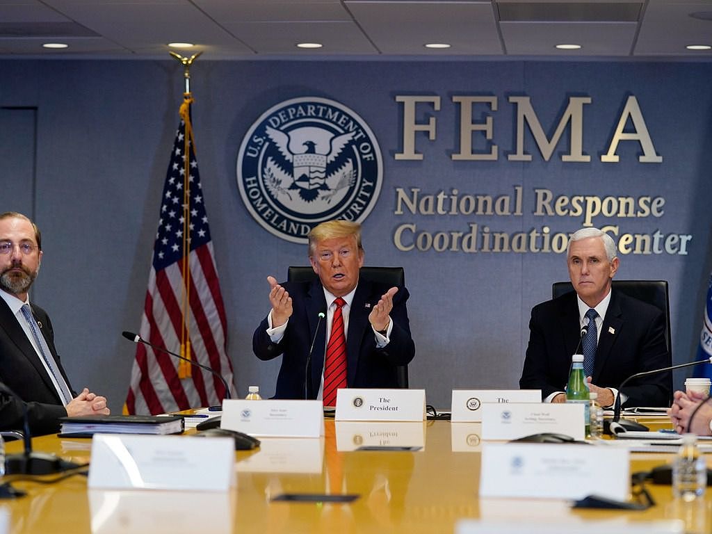 3月19日，美国总统特朗普在华盛顿联邦紧急事务管理署总部与州长们举行的电话会议上发表讲话。（AP）