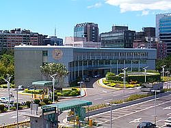 250px-Civil_Aeronautics_Administration_Building_View_from_Songshan_Airport_3rd_Car_Park_20090926.jpg,0