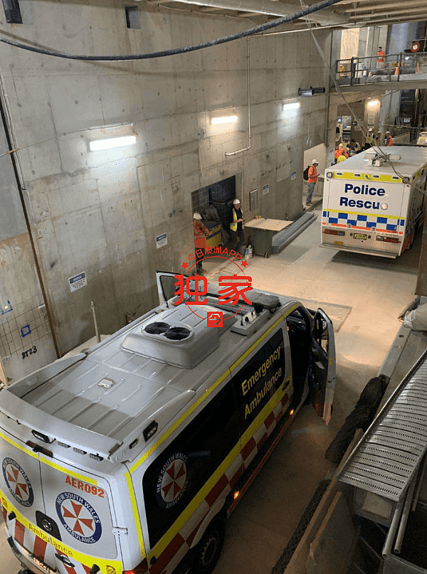 突发！悉尼CBD有工人坠楼，事发地位于Wynyard火车站上方（组图） - 1