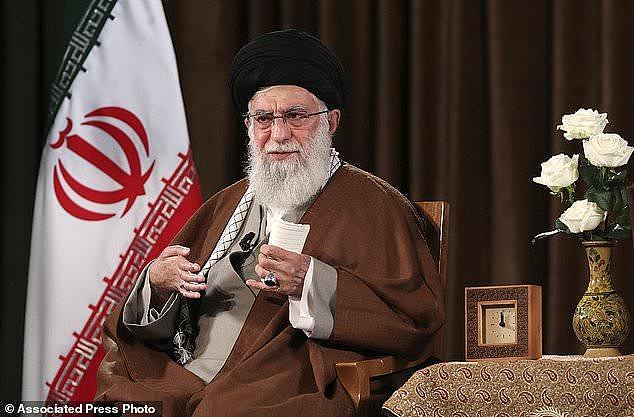 伊朗领袖拒绝美国援助，称有能力战胜困难，斥其自身难保不怀好意