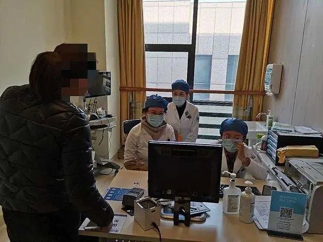 杭州姑娘含泪摘下口罩，医生看了吓坏！紧急提醒，最近已有多人中招（组图） - 1