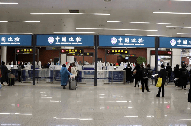 14岁“无症状”留学生搭乘温哥华飞北京航班回国，3天后确诊（组图） - 4