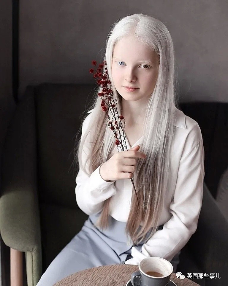【美女】一眼冰雪，一眼森林…这个白化病+异色瞳的俄罗斯少女让网友震惊了（组图） - 10