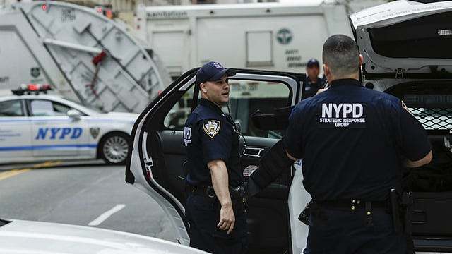 全美医护人员自发支援纽约,纽约4111名警察请假（组图） - 10