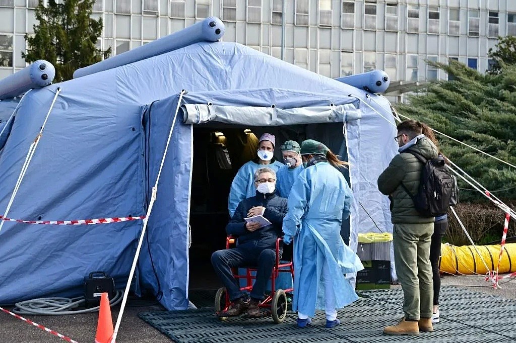 新西兰首例死亡！医院开始搭帐篷，医护爆料：不被允许戴口罩！（组图） - 3