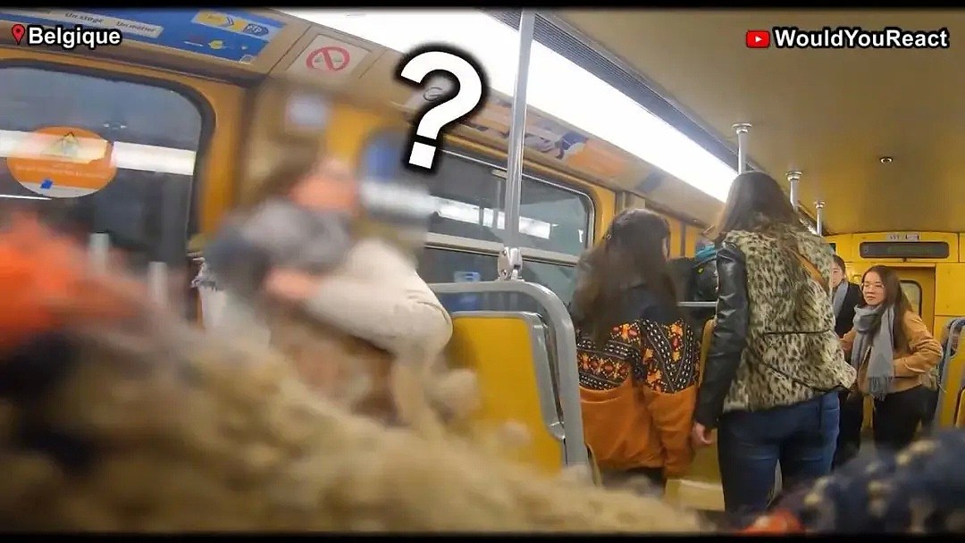 “中国佬，滚下车”！3个戴口罩的中国人被轰出外国地铁后，意外的事情发生了…（组图） - 1