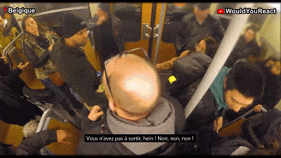 “中国佬，滚下车”！3个戴口罩的中国人被轰出外国地铁后，意外的事情发生了…（组图） - 20