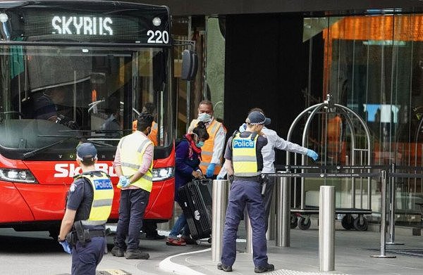 “强制隔离令”生效第一天：全澳1600人在酒店隔离，悉尼机场现30例疑似病例（组图） - 3