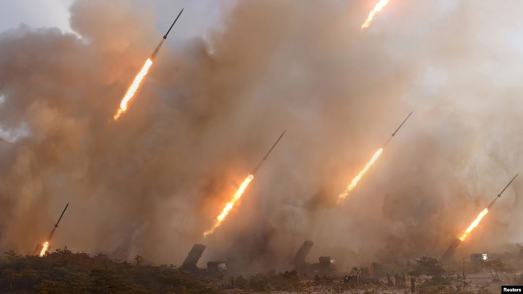 朝中社3月9日发布的不明日期的导弹发射图片 
