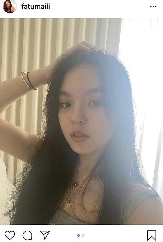 李咏18岁女儿晒美照，哈文：准大学生的问候（组图） - 1