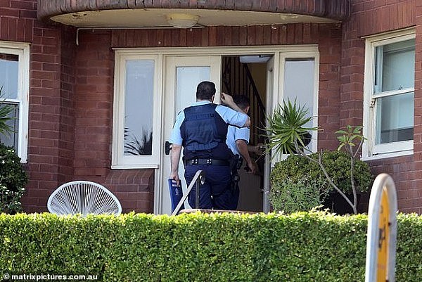 安分在家待着！警方“突袭”悉尼富人区，挨家上门检查，隔离间外出受狠罚（组图） - 3