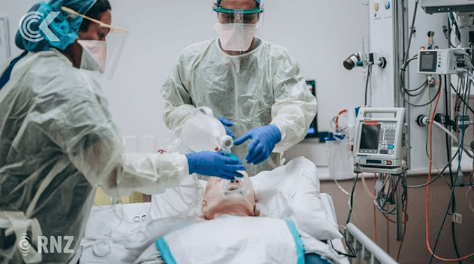 记者探访新西兰的ICU病房：穿戴完PPE后，感觉热爆了（组图） - 9