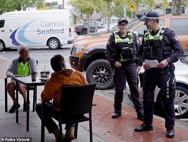 26821334-8188625-Victoria_Police_have_handed_out_more_than_140_fines_to_people_di-a-68_1586065146077.jpg,0