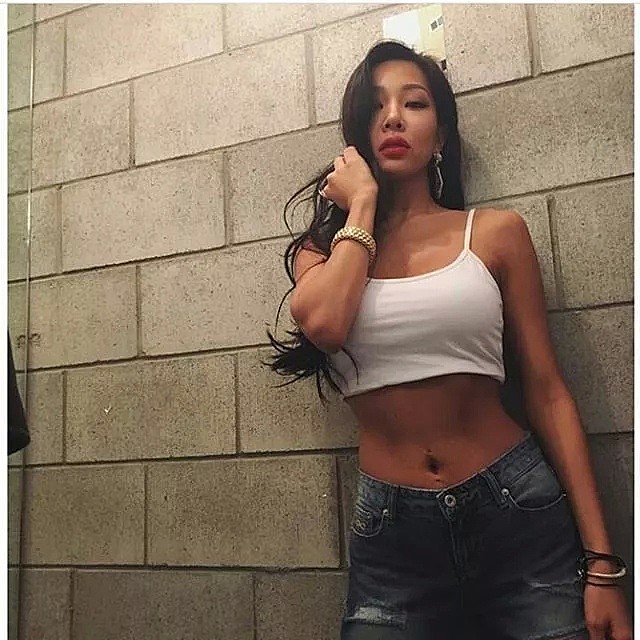【美女】堪称中国卡戴珊，这些女Rapper的身材太火辣（组图） - 24