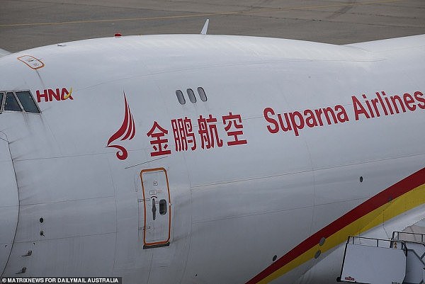 武汉解封后首架直飞航班抵达悉尼，载有90吨医疗物资！6名机组成员将自我隔离（视频/组图） - 16