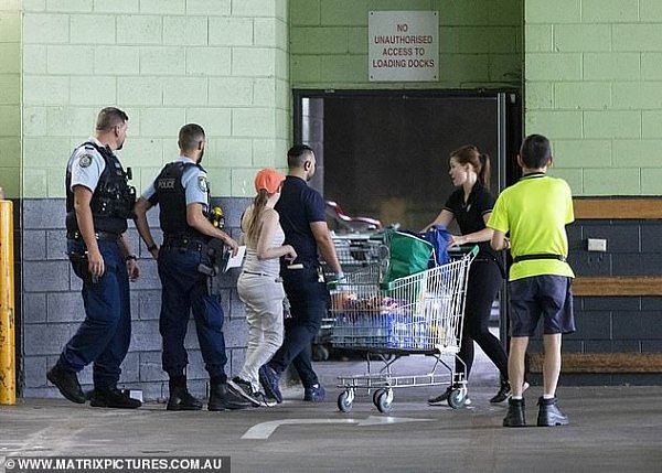25512942-8198365-Police_officers_speak_to_shoppers_after_an_incident_involving_a_-a-2_1586329846240.jpg,0