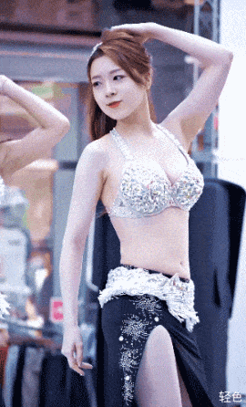 【美女】韩国学姐跳肚皮舞走红网络，肤白貌美舞姿深情（视频/组图） - 5