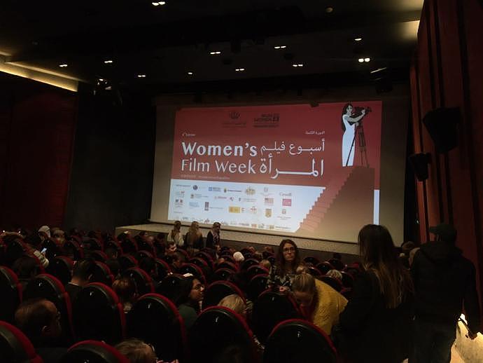 在全民封锁的前一周，由多国大使馆联合举办的女性电影节照常进行。