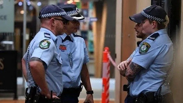 昆州警方狂开上百万罚单，土豪开直升机野餐也被罚！全澳遍布“朝阳群众”，举报电话被打爆 - 22