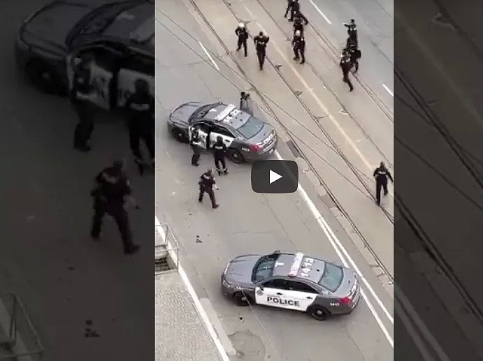 男子市中心挥舞大刀，十多名警察围捕 犹如好莱坞大片 警车辗压 一拥而上（组图） - 4