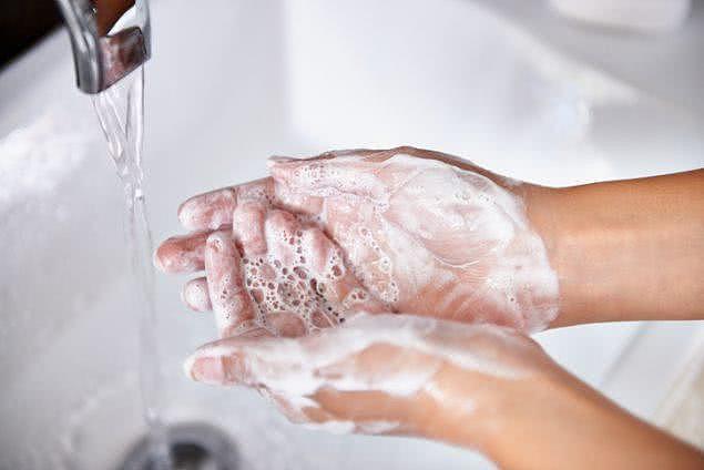 英国性工作者疫情期连续服务，只用洗手液消毒，自称卫生状况堪忧