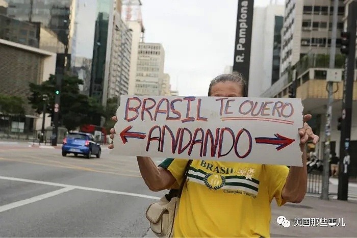 无视疫情，当众抹鼻涕又跟人握手? 巴西总统，简直迷惑（组图） - 23