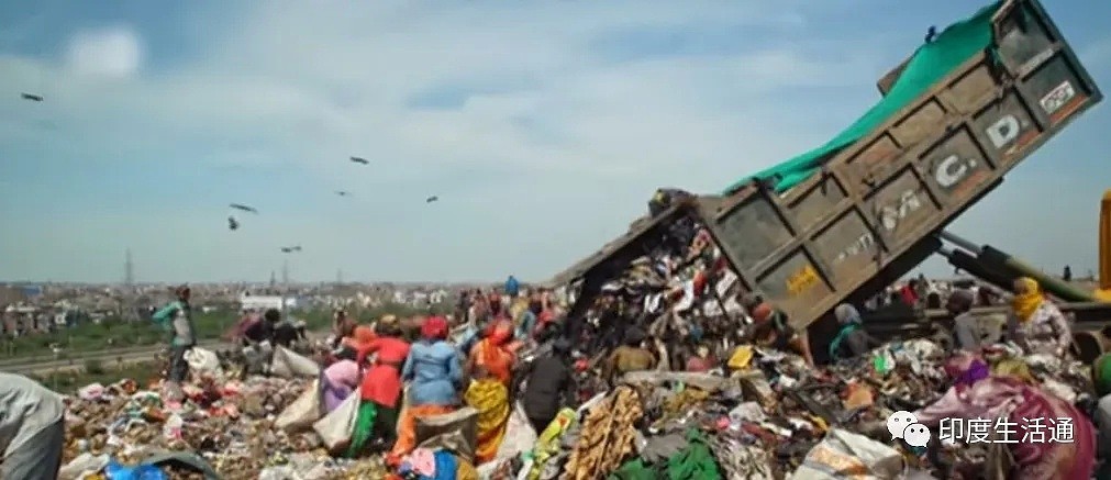 印度封城失去收入，确诊破万！数百万贫民垃圾堆中找食物（组图） - 2