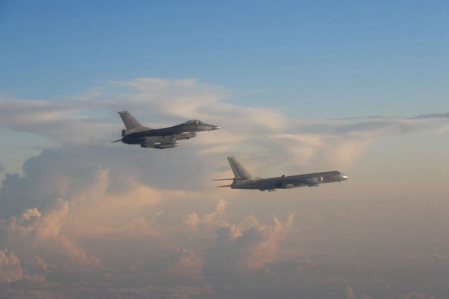中国大陆和台湾空中力量在台海上空的“遭遇”将会越来越频繁。（台湾国防部官网）