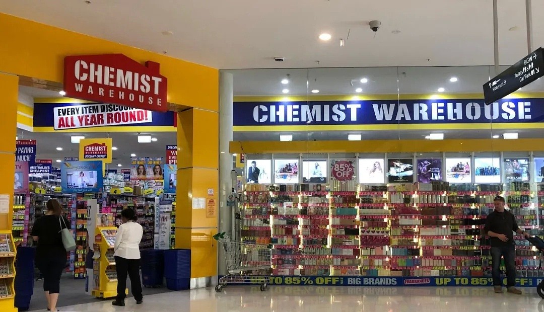 澳大药房Chemist Warehouse成首家要求顾客进店前须测体温的零售商！顾客怀疑其“作秀”...（图） - 4