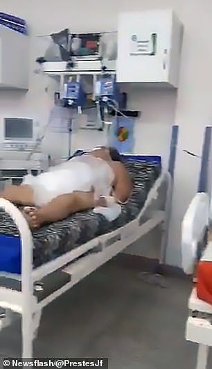 巴西医院惨情曝光:治疗确诊病人的身旁躺着数具尸体（组图） - 4