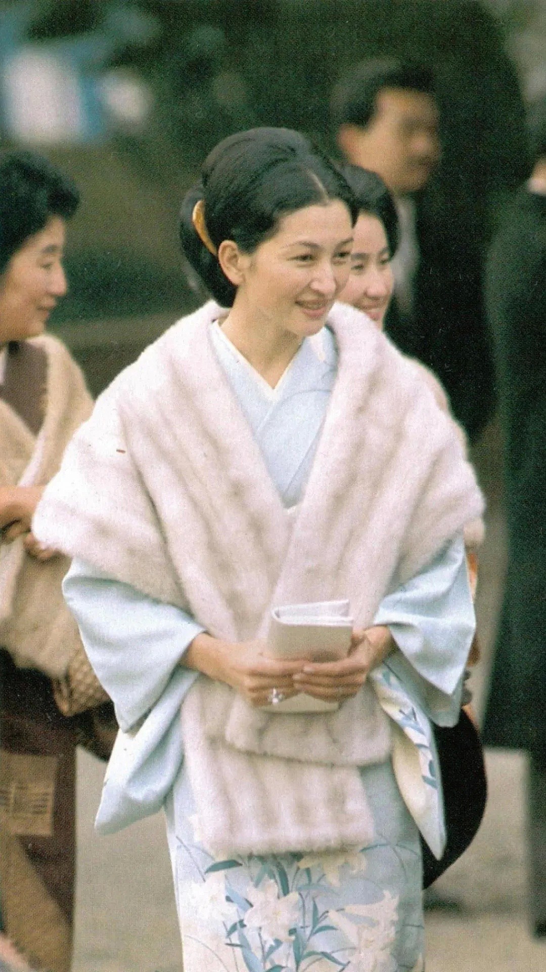 日本最美皇后，被婆婆折磨至流产！到底是和王室多大仇怨？死后都拒绝与天皇合葬（组图） - 21
