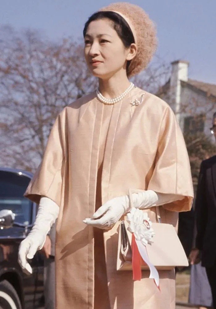 日本最美皇后，被婆婆折磨至流产！到底是和王室多大仇怨？死后都拒绝与天皇合葬（组图） - 22