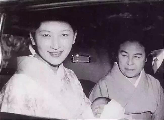 日本最美皇后，被婆婆折磨至流产！到底是和王室多大仇怨？死后都拒绝与天皇合葬（组图） - 23