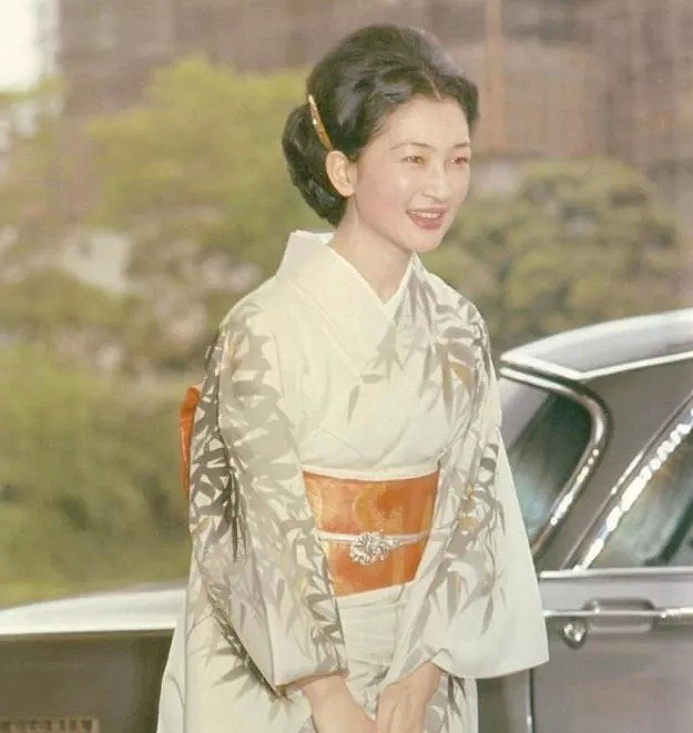 日本最美皇后，被婆婆折磨至流产！到底是和王室多大仇怨？死后都拒绝与天皇合葬（组图） - 25