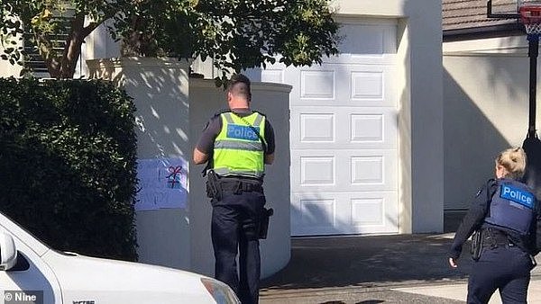 一张照片让无数澳人怒愤，“当疫情结束了？”警方火速赶往现场（组图） - 2